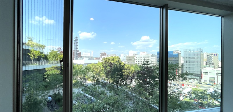 ザ・熊本ガーデンズ 2LDK 全面ガラスからの眺め